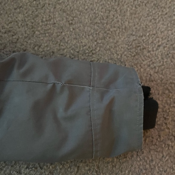 Canada Goose Men’s Down Chateau Parka - Picture 14 of 16